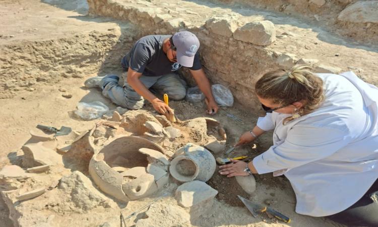 Beçin Kalesi’nde 3 bin yıllık kremasyon mezarlıklar bulundu