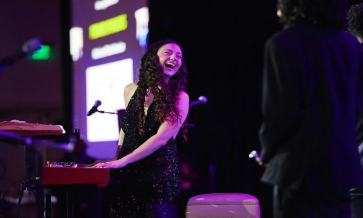 Genç Türk müzisyen Su Yavuz’a Berklee’den uluslararası başarı