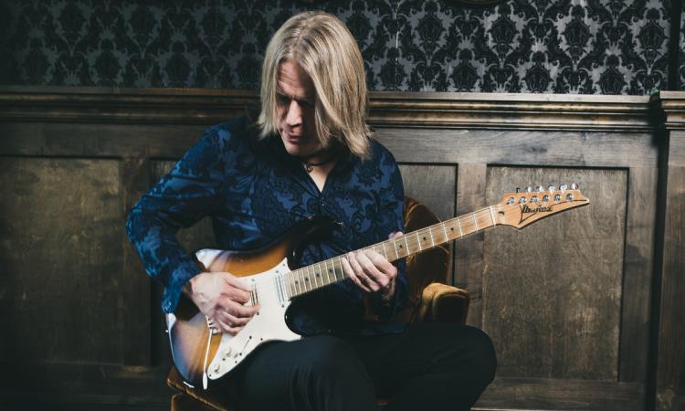 Gitar virtüözü Andy Timmons 26 Mart’ta İstanbul’da sahne alacak