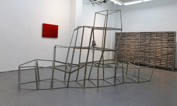 Erdal Duman’ın “Geldiysen cama taş at!” sergisi Pi Artworks İstanbul’da açılıyor