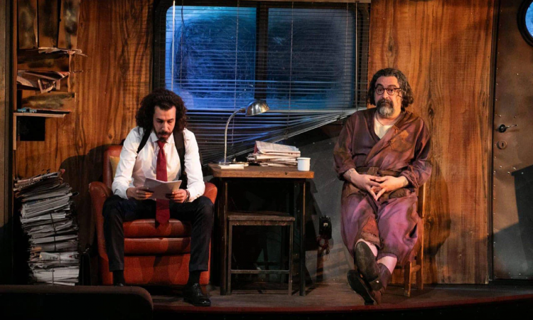 “Halktan Biri” İzmir’de prömiyer yapıyor: Tek kişilik direnişin hikâyesi sahnede