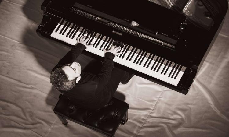 Piyanist Dengin Ceyhan “Echoes of Anatolia” turnesine başlıyor